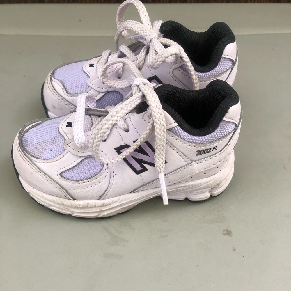 New Balance Kids White and Light Purple Sneakers Size 5